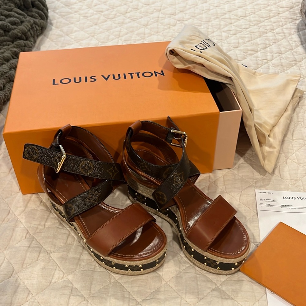 Louis Vuitton boundary wedge sandal women’s size 37
